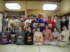 18 Experiencing traditional culture dressed in kimono